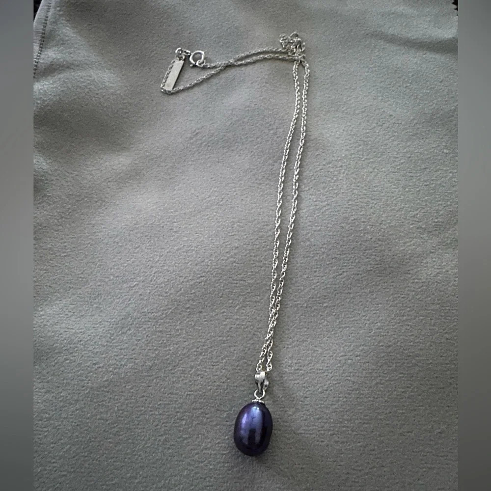 Vantel Pearls Silver Necklace with Purple Pearl